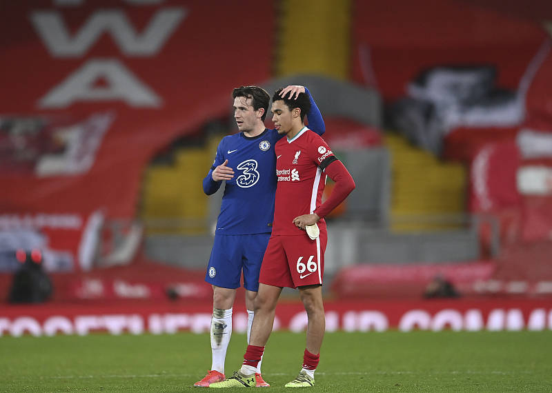 广东宏远训练开放日，今夜单刀错失引欢呼，欧冠在即，身体对抗强度拉满(鬼子来了姜宏波是哪一段)