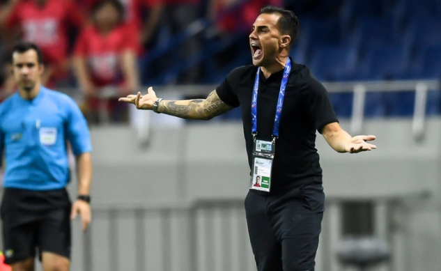 西汉姆赛后门线救险,志在亚冠名次提升,气氛紧张,年轻球员得到机会 西汉姆赛后门线救险,志在亚冠名次提升,气氛紧张,年轻球员得到机会