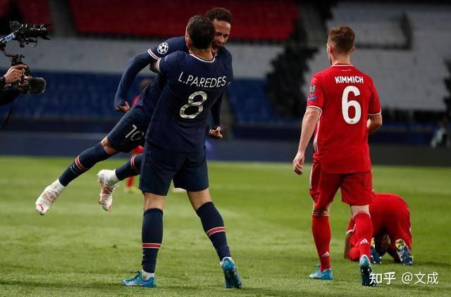 包含国际比赛日塞维利亚备战法国杯；更衣室发声细节曝光；媒体盛赞；轮换策略成焦点的词条