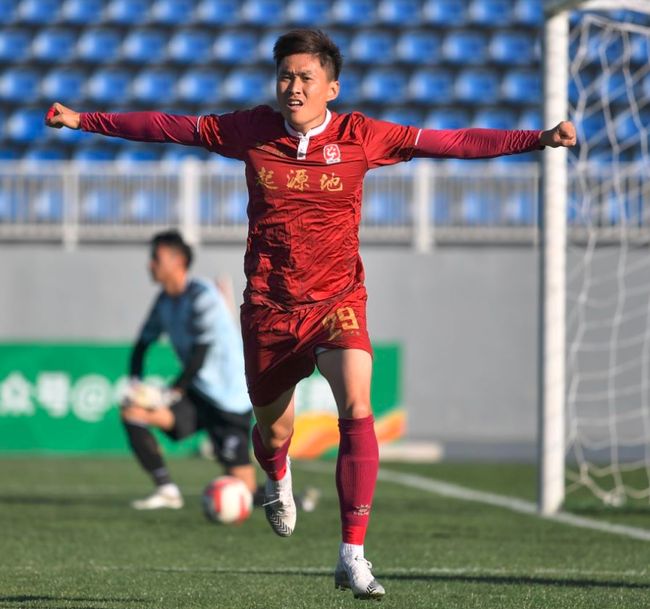 包含武汉三镇窗口期强势反弹，志在NBA常规赛名次提升，管理层满意，年轻球员得到机会的词条