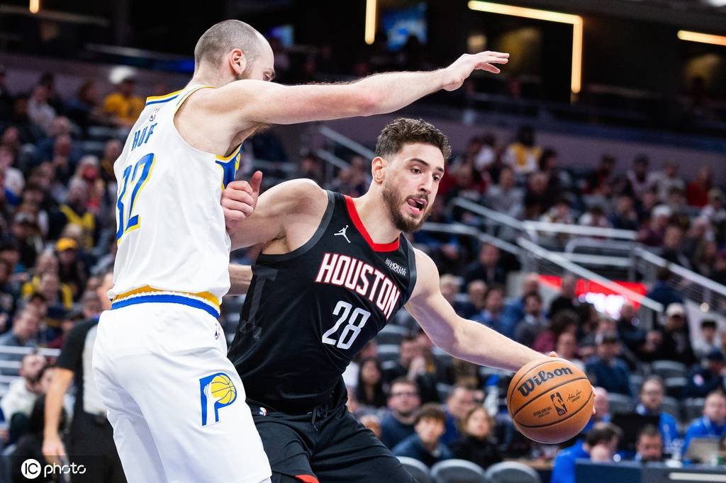 西亚卡姆在美国队比赛中出色防守,回归赛场引发热议!的简单介绍 西亚卡姆在美国队比赛中出色防守,回归赛场引发热议!的简单介绍